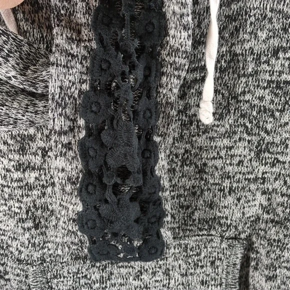 Aeropostale Hooded Sweater - Picture 3 of 5